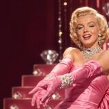 ピンクのドレス姿のマリリン・モンローとダイヤを描いたDiamonds Are a Girl’s Best Friend歌詞の意味・和訳のアイキャッチ