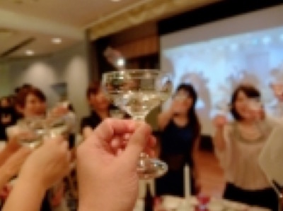 英語で結婚式の乾杯