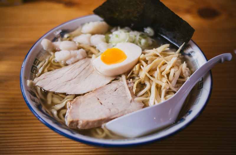 ラーメンすする音はマナー悪い？