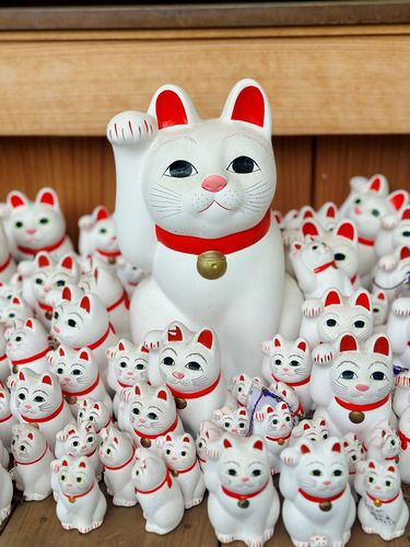 Discovering Gotokuji Temple: The Home of Maneki Neko by Angelica