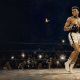 リングで軽やかなフットワークを見せるモハメド・アリのイラスト