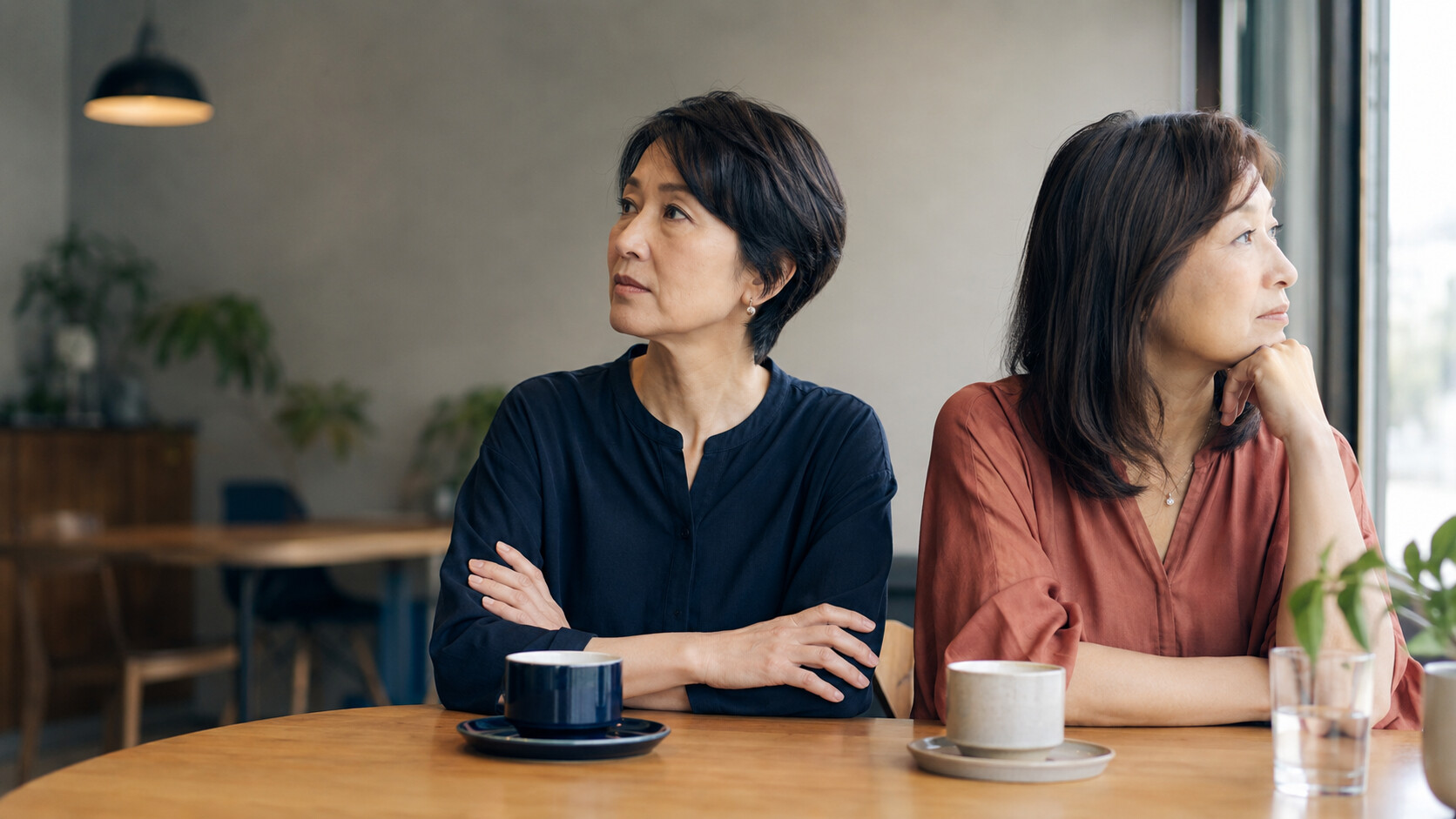 「仲違いする」は英語で？have a falling-out・fall out withの違い