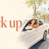 Pick upの迎えに行くという意味を表す女性と車のイラスト