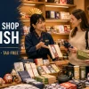 お土産店で外国人旅行者を英語で接客するスタッフ