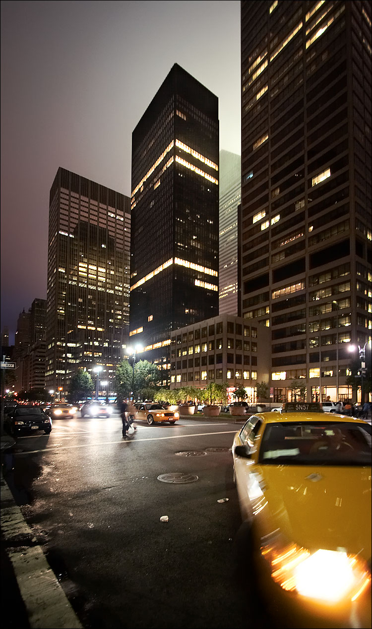 NY_park-avenue_night_tall_taxi_01.jpg