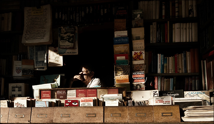 italy_rome_book-seller.jpg