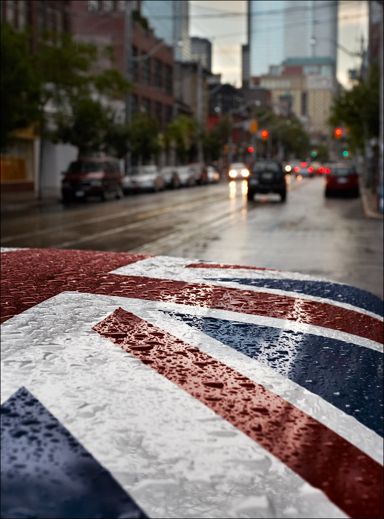 mini_uk-flag_wet_rain_king.jpg