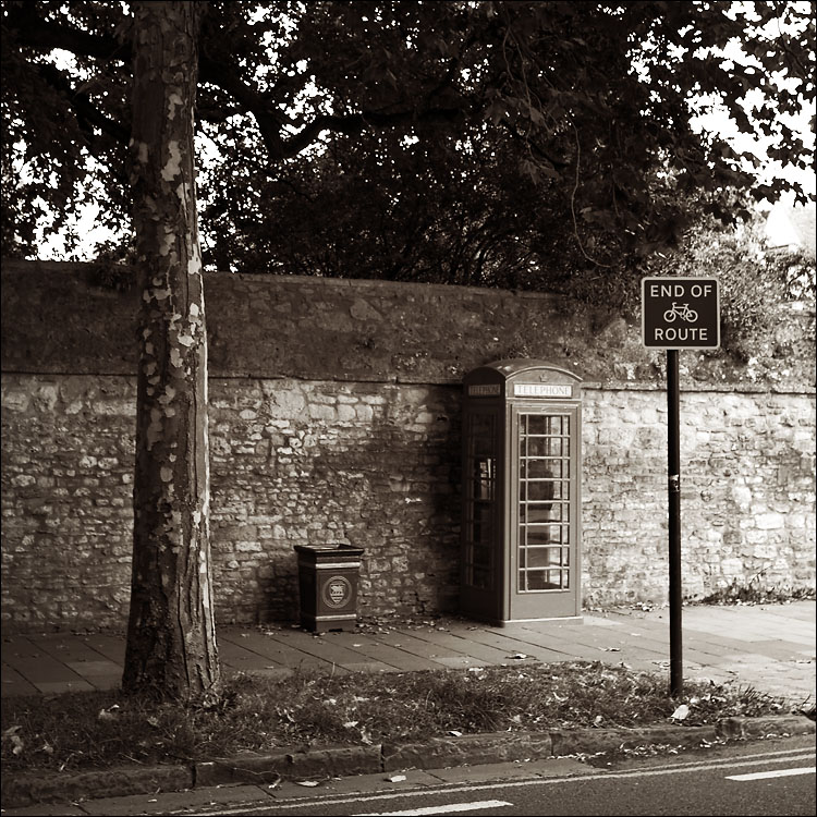 oxford_blue_sign_red_phonebooth_bin.jpg